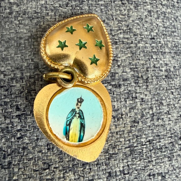 Jewelry - Vintage 1930s Gold Heart Locket Green Stars Religious Mary Charm pendant
